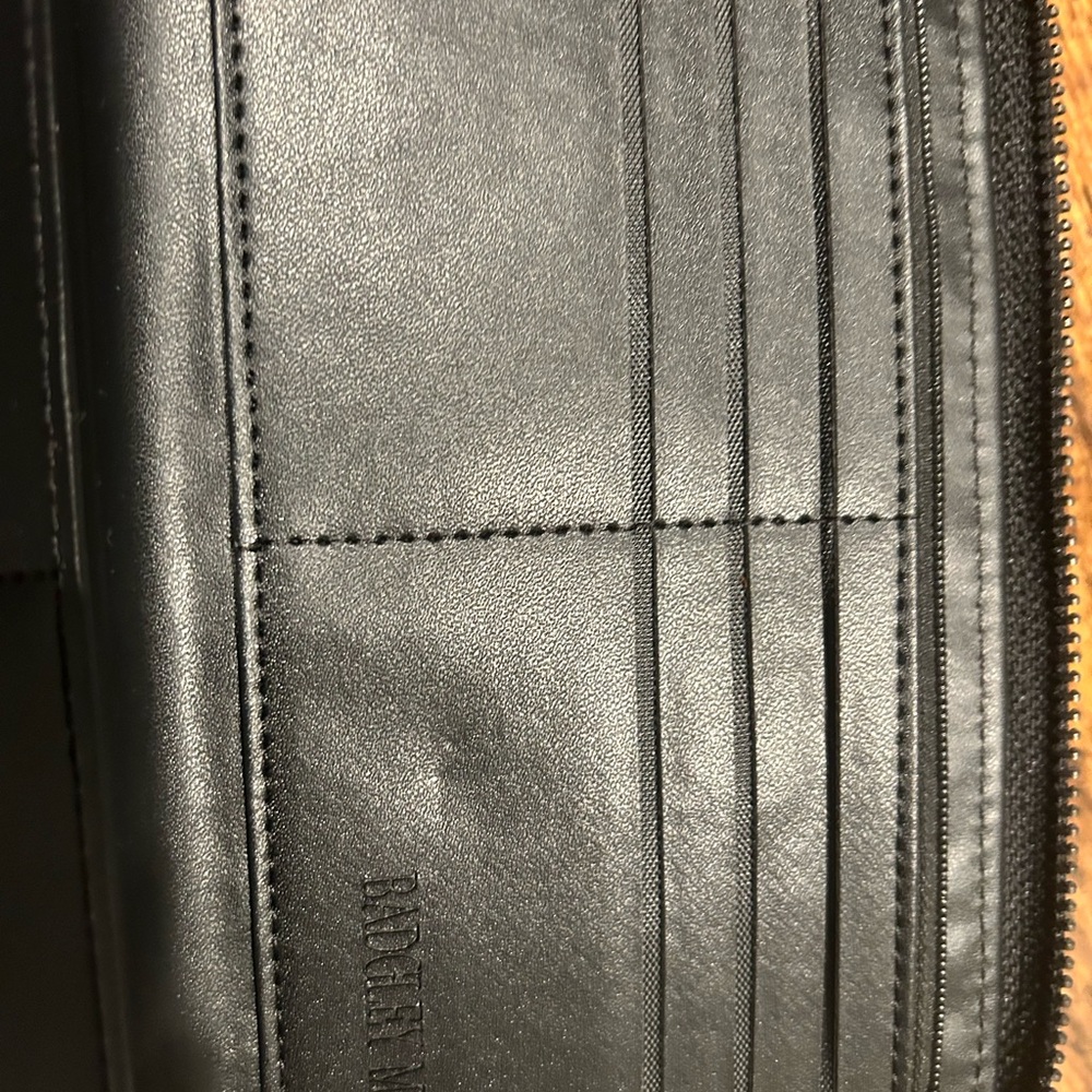 Badgley Mischka Vegan Leather Wallet - Picture 4 of 6